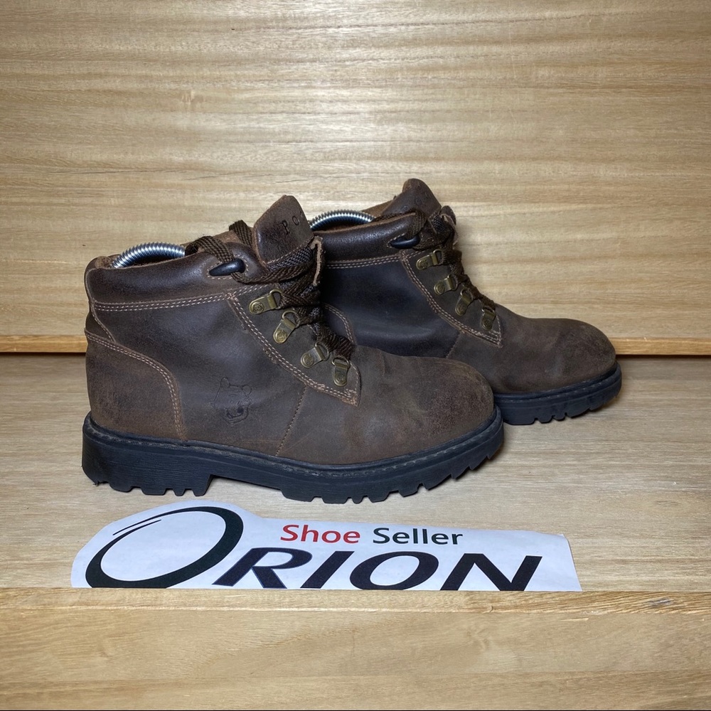 Rare Winnie the Pooh Disney Boots size 10